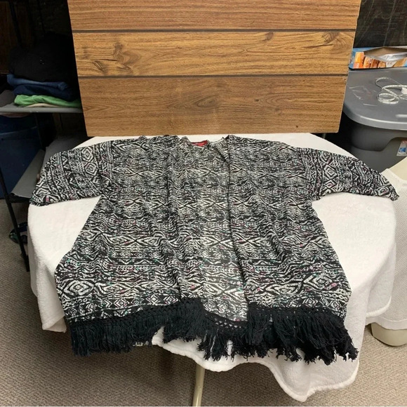 Panhandle multicolored open front long kimono style cover size s/m but is roomy - Picture 7 of 7